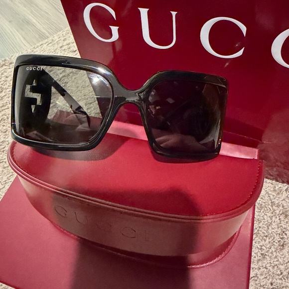 Gucci sunglasses - Picture 1 of 7